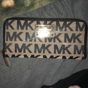 Michael kors wallet